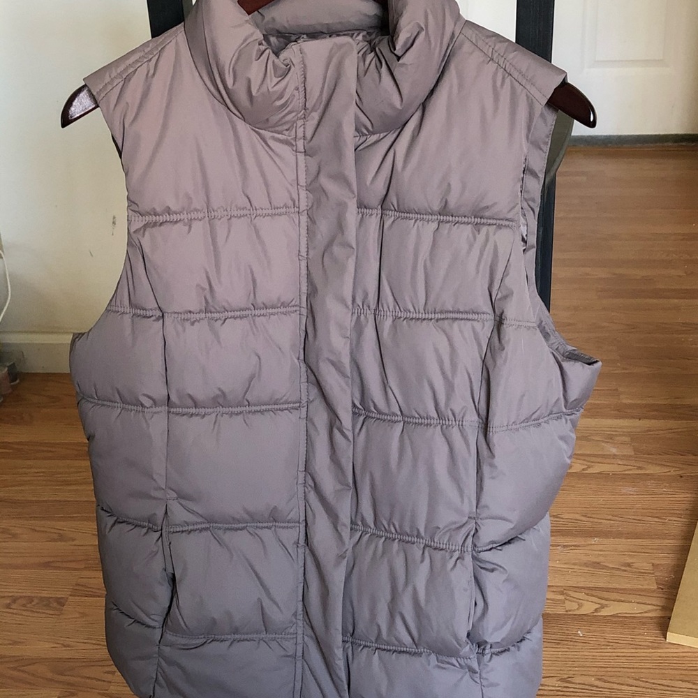Gap puffy vest